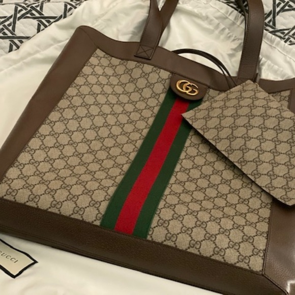 gucci supreme tote large